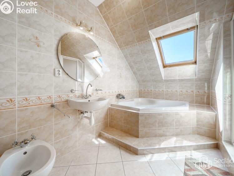 Prodej bytu 3+1 Karlovy Vary č. 9