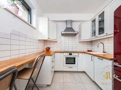 Prodej bytu 3+1 Praha, Jinonická č. 4