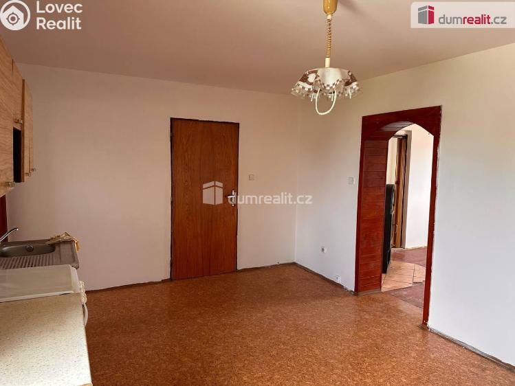 Prodej bytu 2+1 Lužec nad Vltavou, Mělnická č. 23