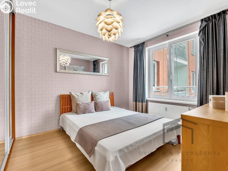 Pronájem bytu 2+KK Praha, Mattioliho 3248/11 č. 4