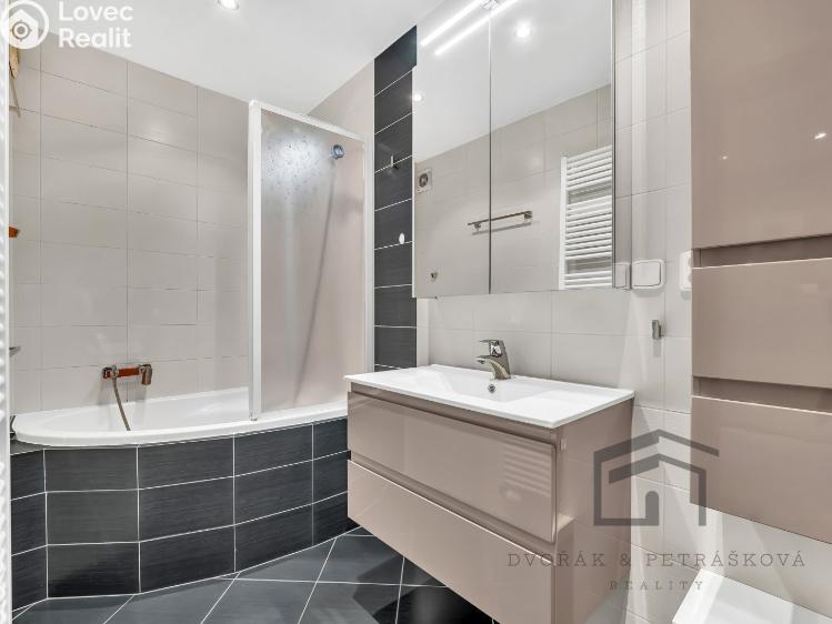 Pronájem bytu 2+KK Praha, Mattioliho 3248/11 č. 18