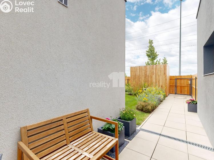 Pronájem rodinného domu Praha 14, Manželů Dostálových č. 24