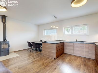 Rent family house Praha 14, Manželů Dostálových č. 5