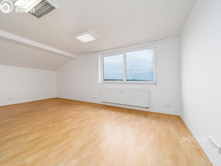 Pronájem kanceláře Jesenice, Říčanská č. 11