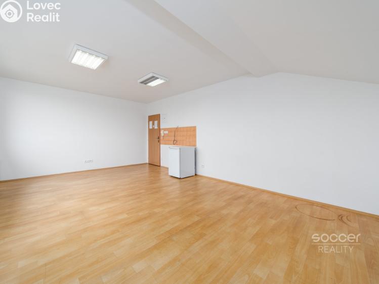 Pronájem kanceláře Jesenice, Říčanská č. 17