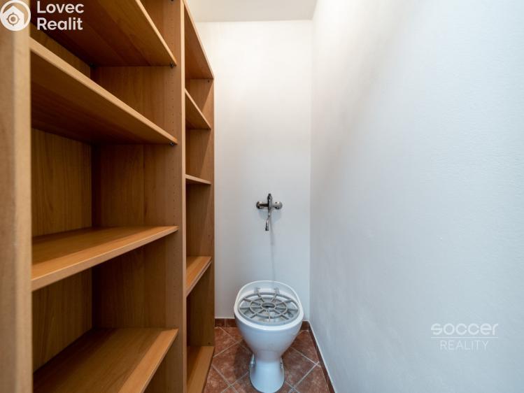 Rent office space Jesenice, Říčanská č. 24