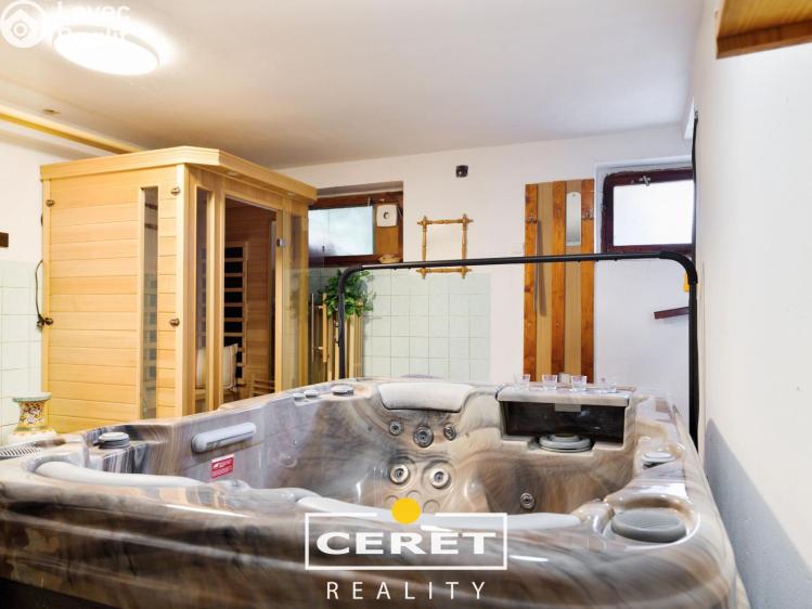 Prodej rodinného domu Vroutek, Pod Hájem č. 17