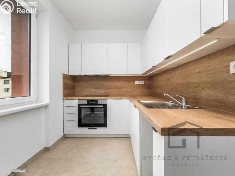 Pronájem bytu 2+1 Praha, Mochovská 522/33 č. 8