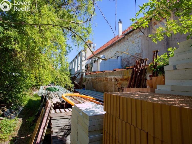 Prodej vícegeneračního domu Smečno, nám. T. G. Masaryka 10 č. 22