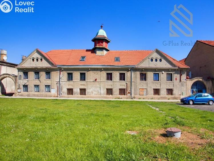 Prodej vícegeneračního domu Smečno, nám. T. G. Masaryka 10 č. 27