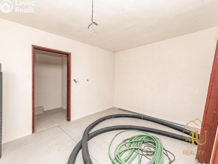 Продаж багатогенного будинку Trnovany č. 14