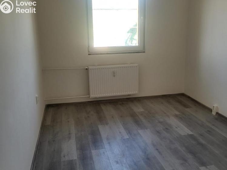 Pronájem bytu 3+1 Děčín, V Sídlišti 390 č. 11