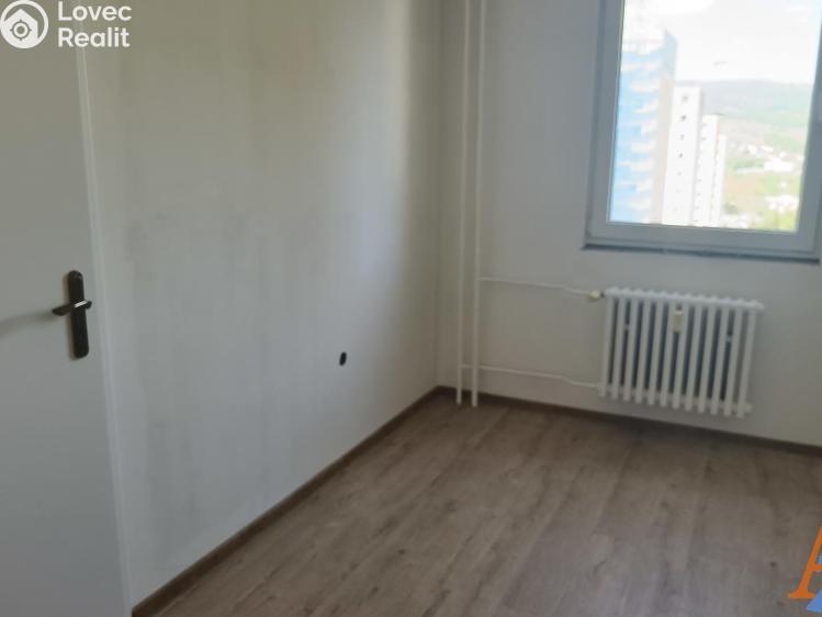 Pronájem bytu 3+1 Děčín, V Sídlišti 390 č. 11