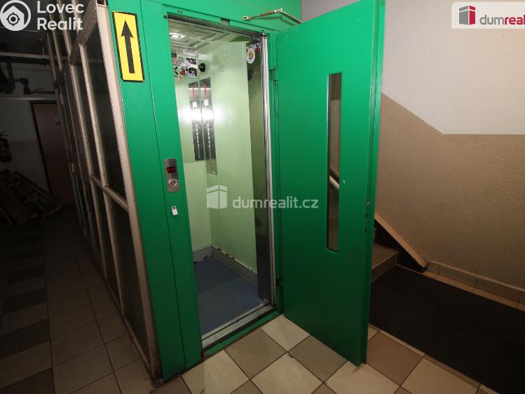 Prodej bytu 3+1 Rotava, Sídliště č. 20