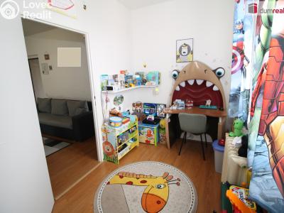 Sale apartment 3+1 Rotava, Sídliště č. 4
