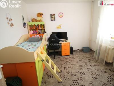 Sale apartment 3+1 Rotava, Sídliště č. 6