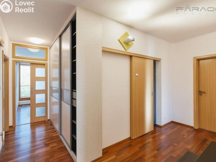 Pronájem bytu 4+KK Praha, Za Lidovým domem č. 10