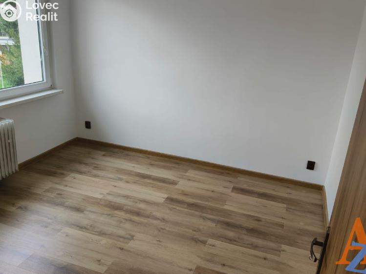 Pronájem bytu 2+1 Chomutov, Bezručova 4201 č. 21