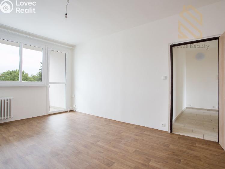 Pronájem bytu 2+1 Louny, Jana Švermy 2054 č. 10
