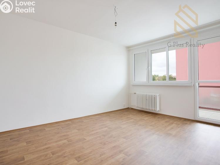 Pronájem bytu 2+1 Louny, Jana Švermy 2054 č. 11