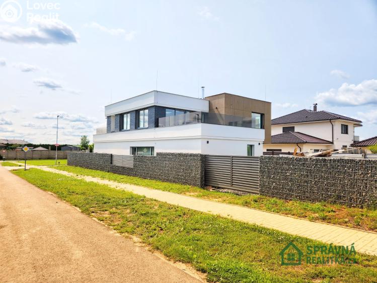 Prodej stavebního pozemku Jenštejn, Za zahradami č. 7