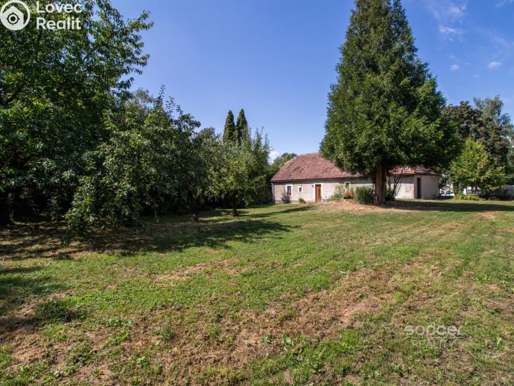 Pronájem rodinného domu Zlatníky-Hodkovice, Náves sv. Petra a Pavla č. 24