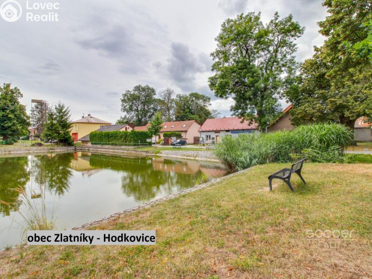 Pronájem rodinného domu Zlatníky-Hodkovice, Náves sv. Petra a Pavla č. 26