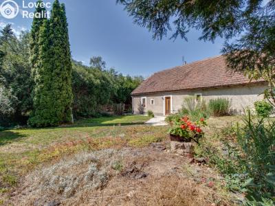 Pronájem rodinného domu Zlatníky-Hodkovice, Náves sv. Petra a Pavla č. 1