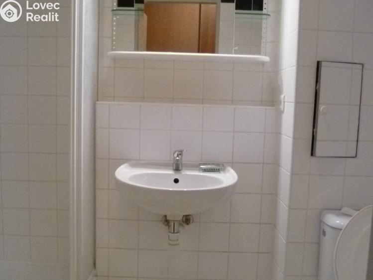 Pronájem bytu 1+KK Praha, Chotěšovská č. 3
