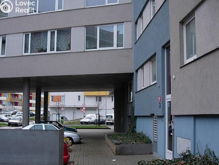 Pronájem bytu 1+KK Praha, Chotěšovská č. 4