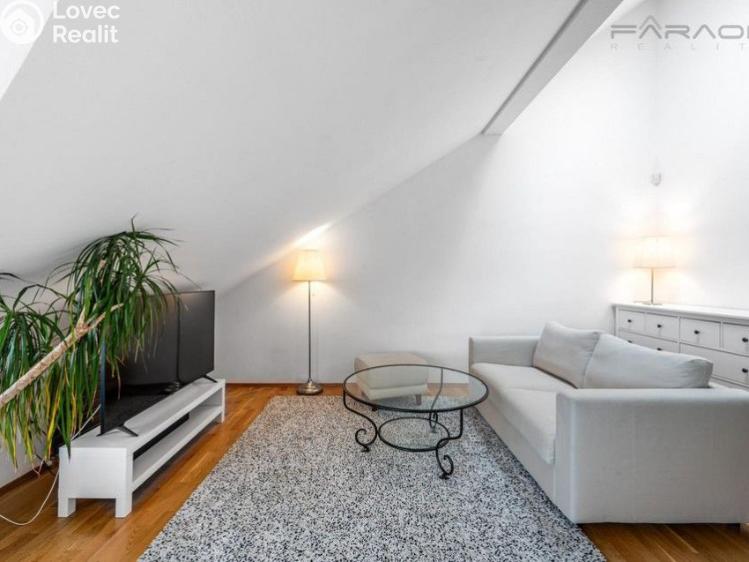 Оренда квартири 5+KK Praha, Dřevná č. 28