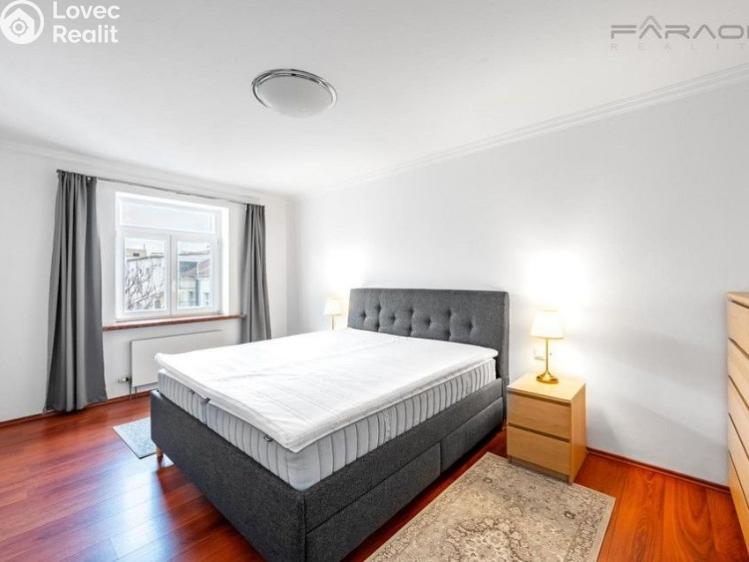 Pronájem bytu 5+KK Praha, Dřevná č. 10