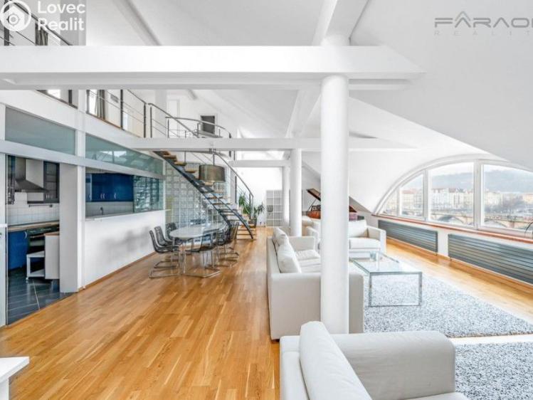 Pronájem bytu 5+KK Praha, Dřevná č. 2