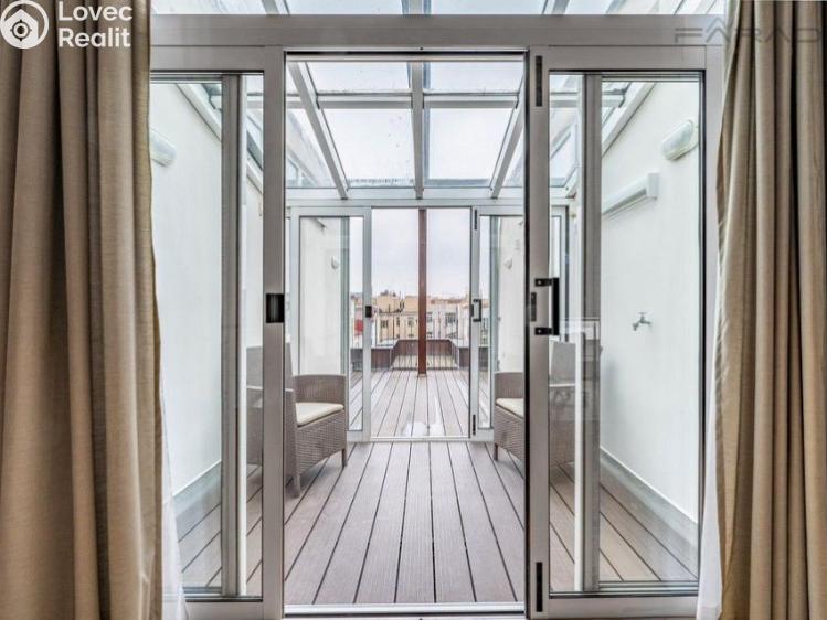 Pronájem bytu 5+KK Praha, Dřevná č. 4