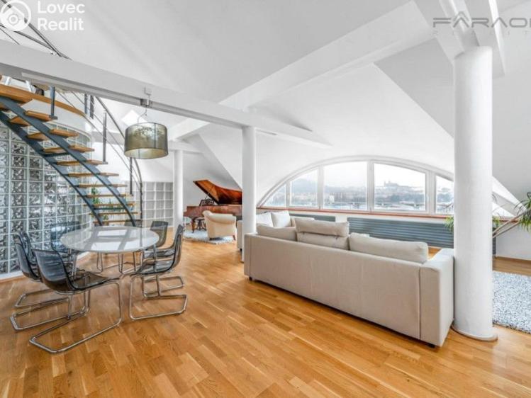 Pronájem bytu 5+KK Praha, Dřevná č. 16