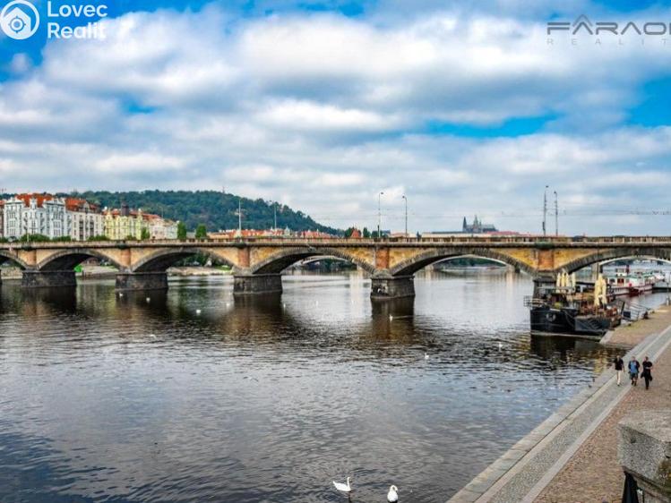 Pronájem bytu 5+KK Praha, Dřevná č. 19