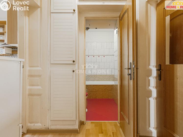 Prodej bytu 2+1 Karlovy Vary, náměstí Dr. M. Horákové č. 8