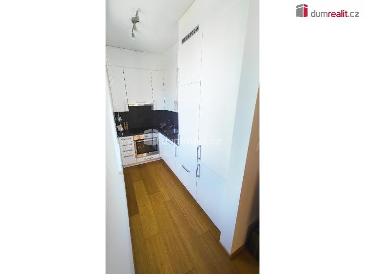 Оренда квартири 2+KK Praha-Dolní Chabry, K Beranovu č. 13