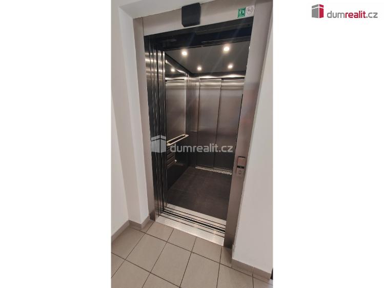 Оренда квартири 2+KK Praha-Dolní Chabry, K Beranovu č. 22