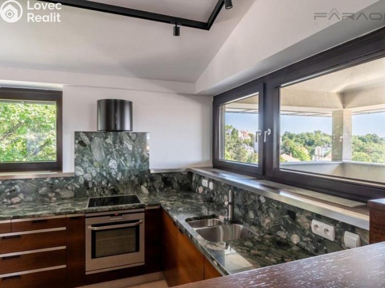 Pronájem bytu 4+KK Praha, Jana Masaryka č. 4