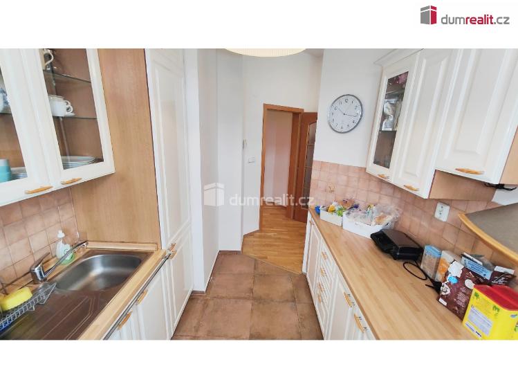 Rent apartment 3+1 Praha 10, Holandská č. 5