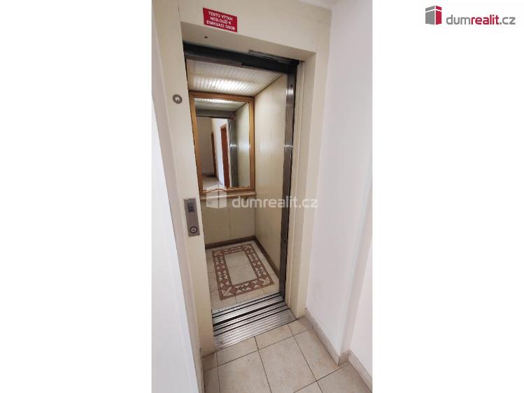 Rent apartment 3+1 Praha 10, Holandská č. 24