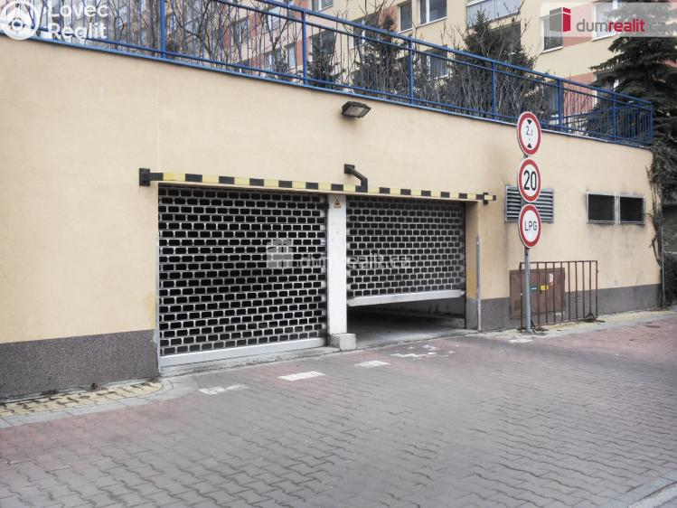 Аренда гаража Praha 8, Hnězdenská č. 1