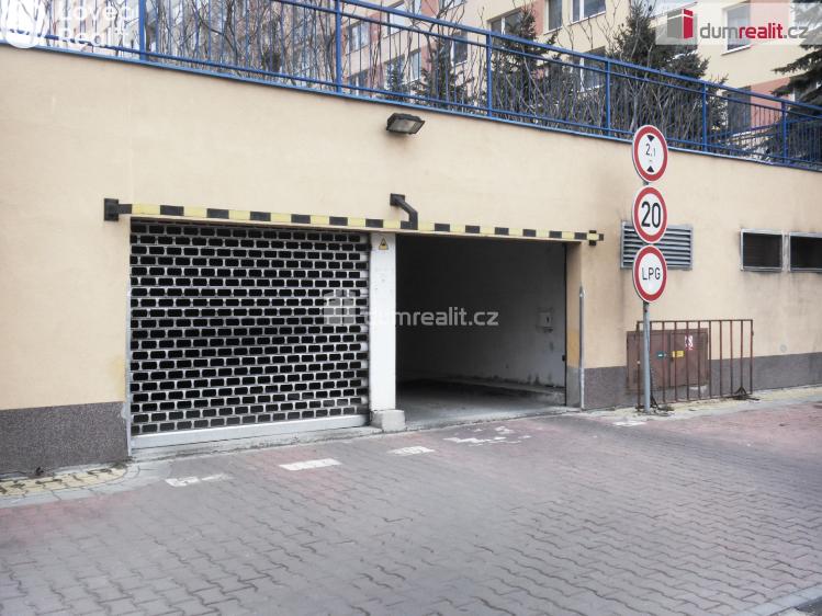 Аренда гаража Praha 8, Hnězdenská č. 6