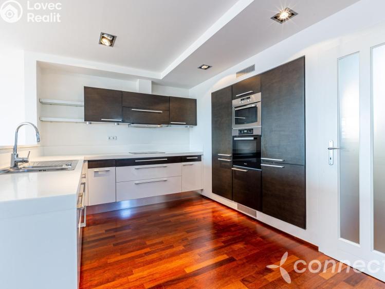 Продажа нестандартной квартиры Praha, Wuchterlova č. 4