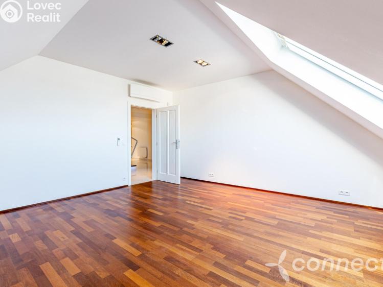 Продажа нестандартной квартиры Praha, Wuchterlova č. 10