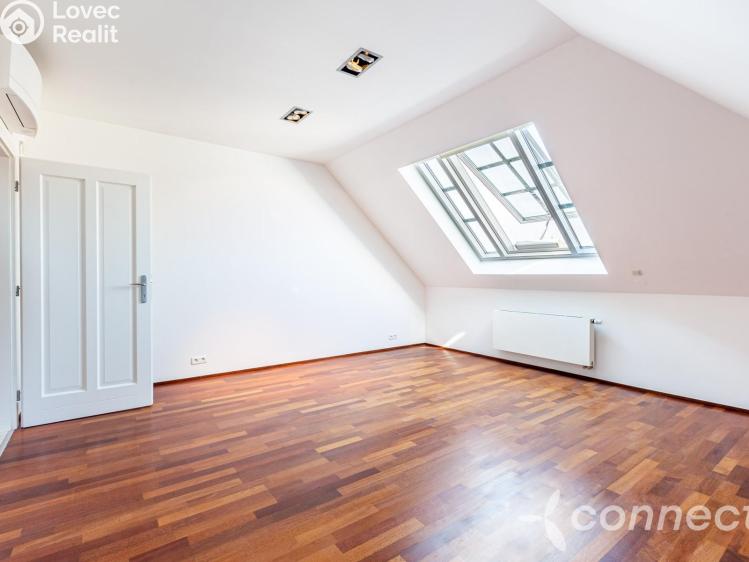 Продажа нестандартной квартиры Praha, Wuchterlova č. 13
