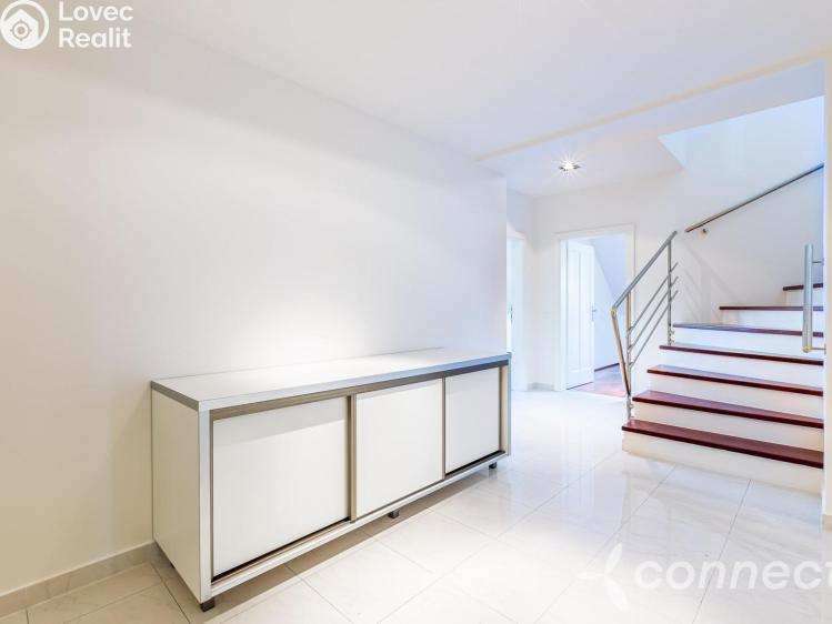 Продажа нестандартной квартиры Praha, Wuchterlova č. 15