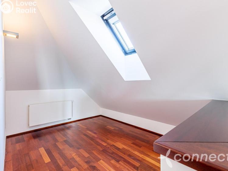 Продажа нестандартной квартиры Praha, Wuchterlova č. 17