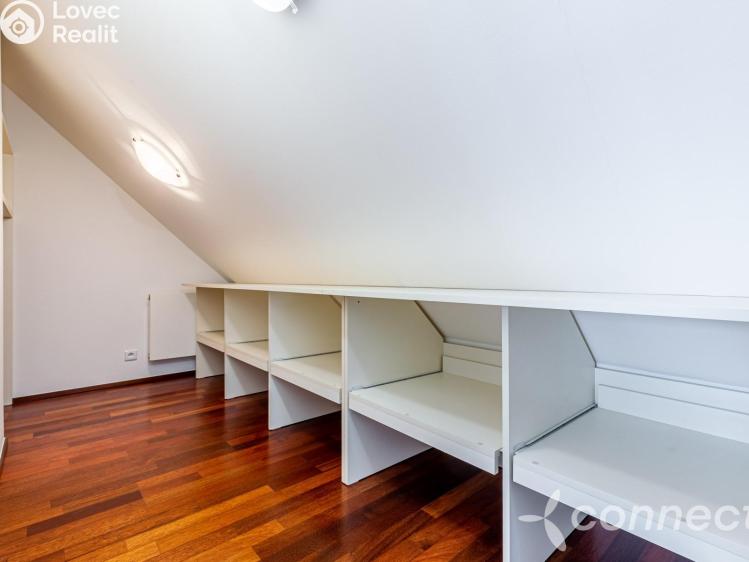 Продажа нестандартной квартиры Praha, Wuchterlova č. 20